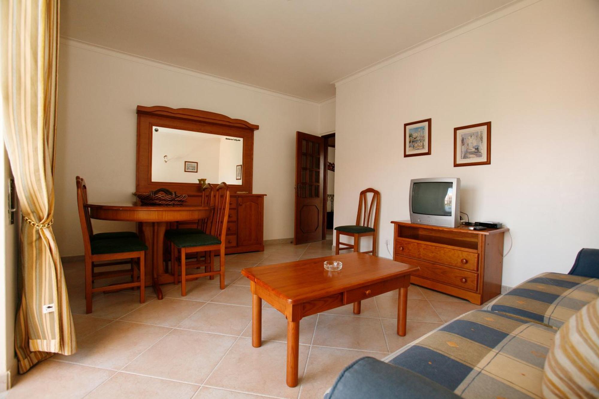 Apartamentos Coral Do Vau Portimao Exterior photo