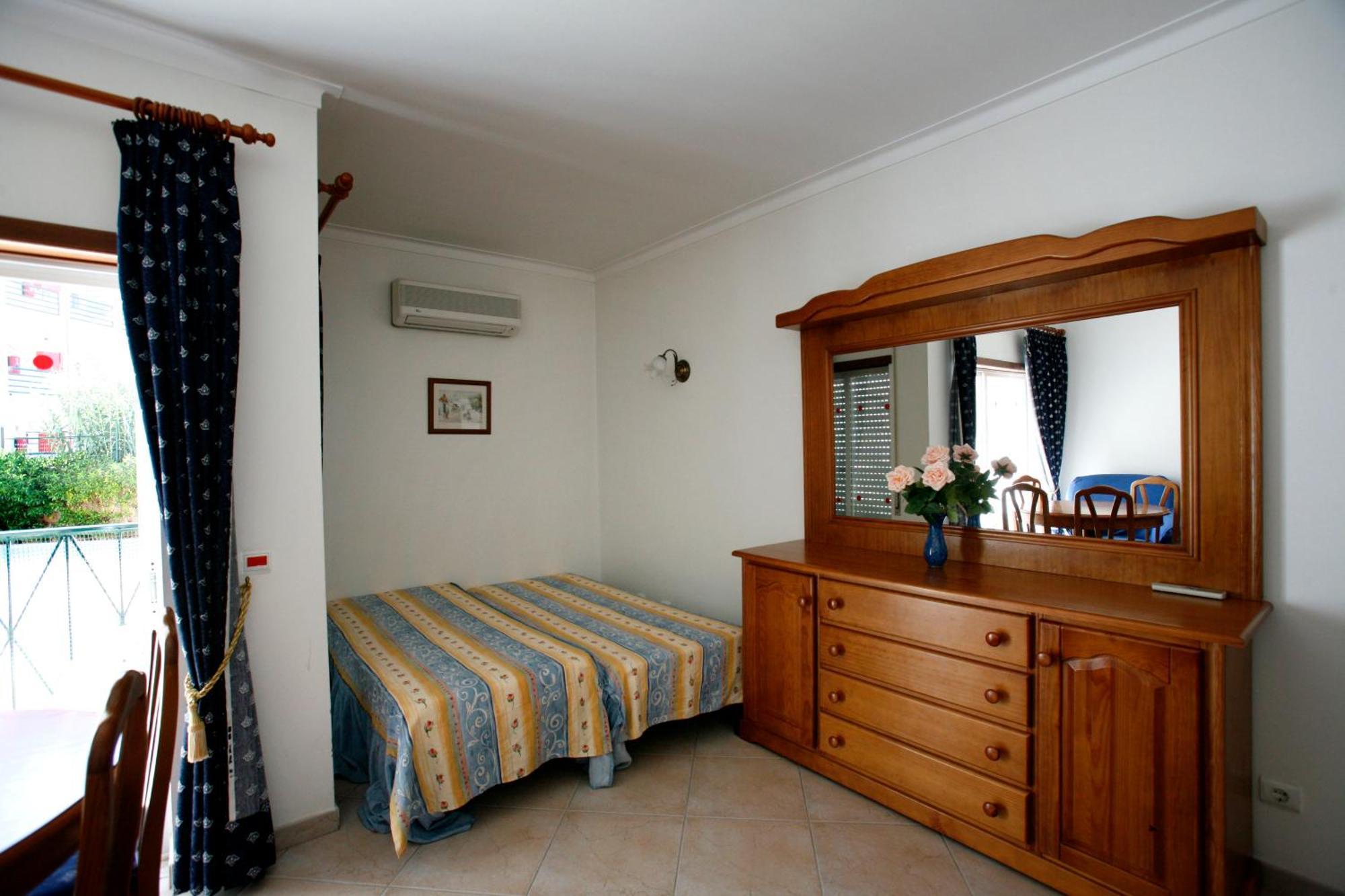 Apartamentos Coral Do Vau Portimao Exterior photo