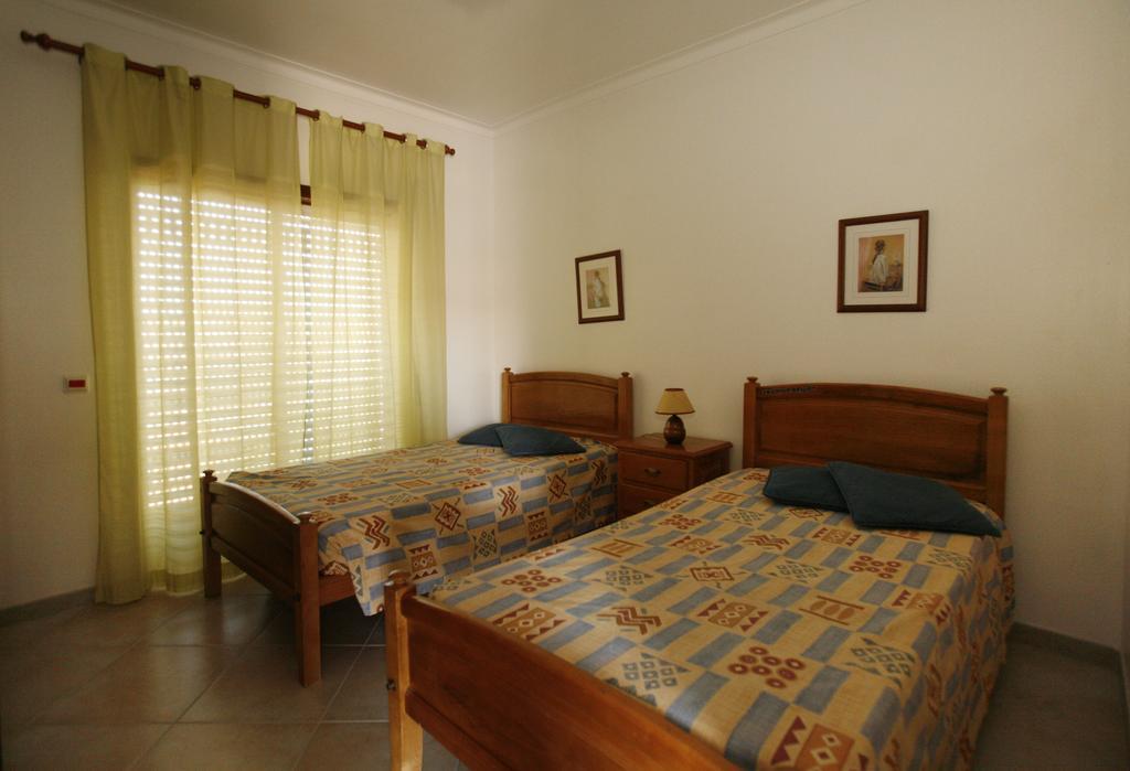 Apartamentos Coral Do Vau Portimao Room photo